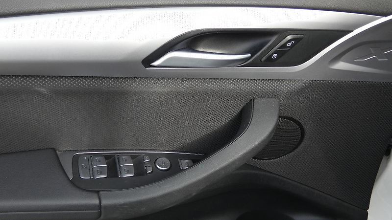 BMW X3 20d xDrive - fotka 9 z 27