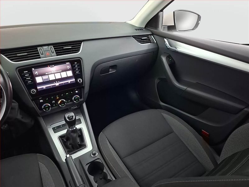 Škoda Octavia (2019) Ambition 1.6 TDI, ČR,1.maj - fotka 8 z 19