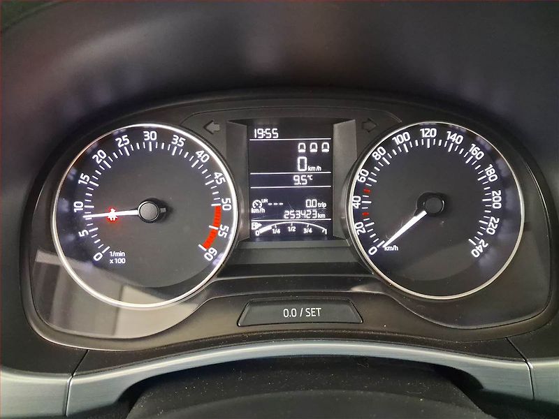 Škoda Fabia (2016) 1.4 TDI, Navi, Tempomat - fotka 11 z 15