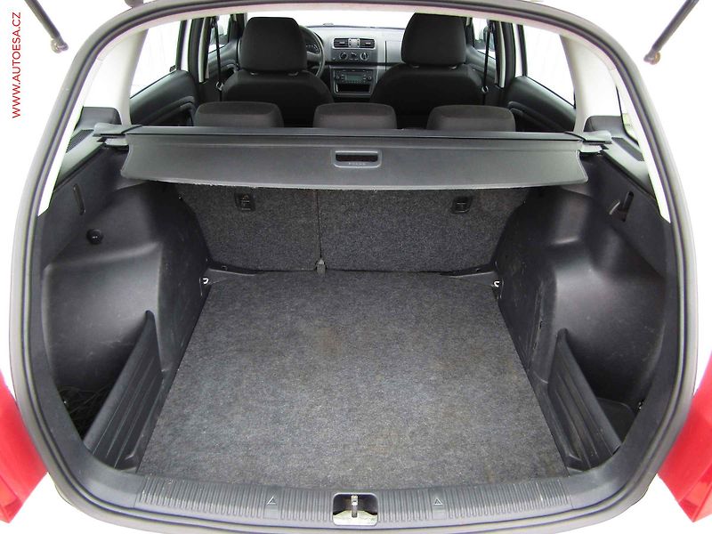 Škoda Fabia (2011) 1.6 TDi, ČR, servis.kniha, AC - fotka 7 z 15