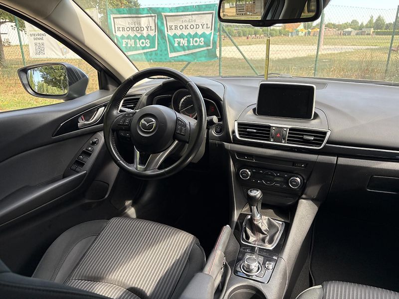 Mazda 3 2.0 Sports-Line - fotka 25 z 31