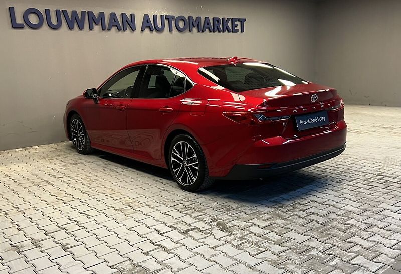 Toyota Camry 2.5 Hybrid AT EXECUTIVE - fotka 17 z 18