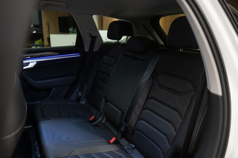 Volkswagen Touareg (2022) 3.0TDI 210KW 4X4 1ČR TAŽNÉ TOP - fotka 22 z 39