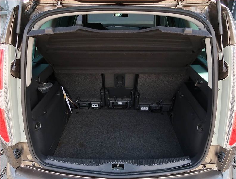 Škoda Roomster (2015) Comfort 1.4 16V, LPG, ČR,1.maj - fotka 13 z 18