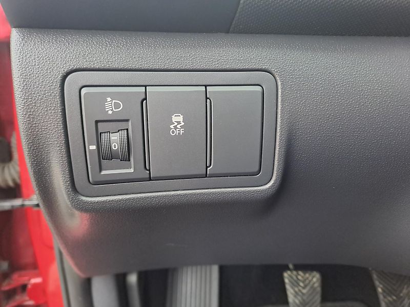 Hyundai i30 (2012) 1.4i DOLOŽENÉ KM - fotka 26 z 33