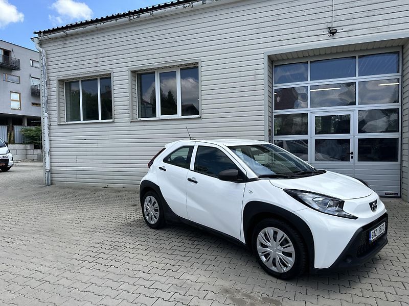 Toyota Aygo X-1.0i-53KW-KLIMA-Č.R.-DPH - fotka 2 z 27
