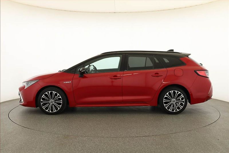 Toyota Corolla (2020) 1.8 Hybrid - fotka 3 z 17