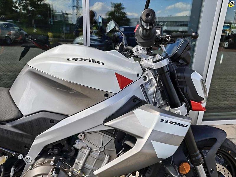 Aprilia (2026) Tuono 457 E5+ - fotka 8 z 38