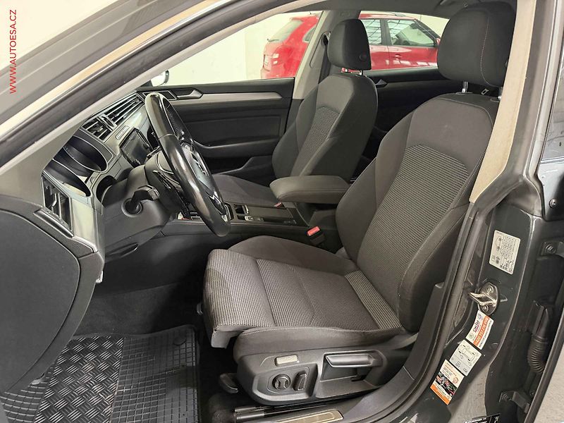 Volkswagen Arteon (2019) 2.0 TDI, ČR, DSG, LED, navi - fotka 9 z 16