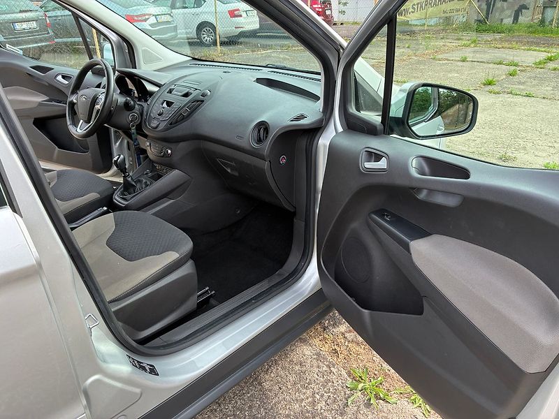 Ford Tourneo Courier 1.5 TDCi ČR 1.Maj 72 tkm DPH - fotka 20 z 24