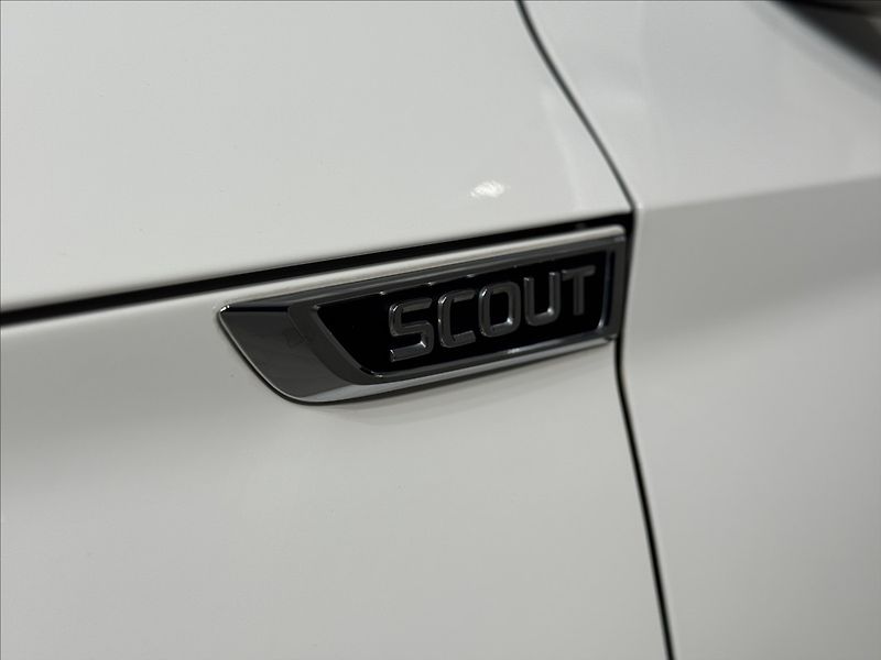 Škoda Superb 2,0 TDi  DSG 4x4 Scout Virtual - fotka 8 z 50