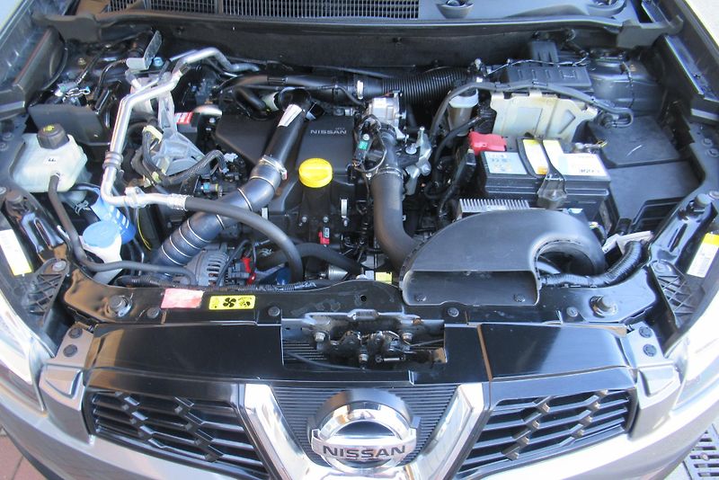 Nissan Qashqai 1.5 DCi PANORAMA NAVI TAŽNÉ - fotka 26 z 33