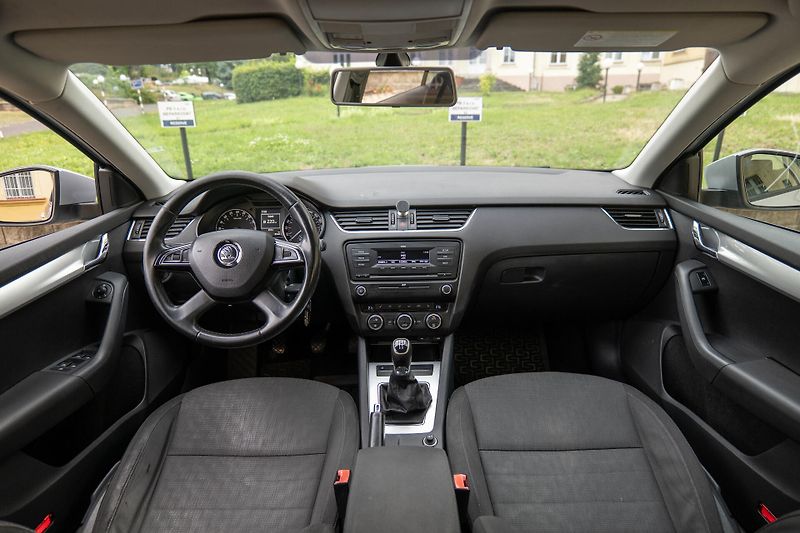 Škoda Octavia 1.6 TDI 77 kW Nové rozvody - fotka 16 z 28