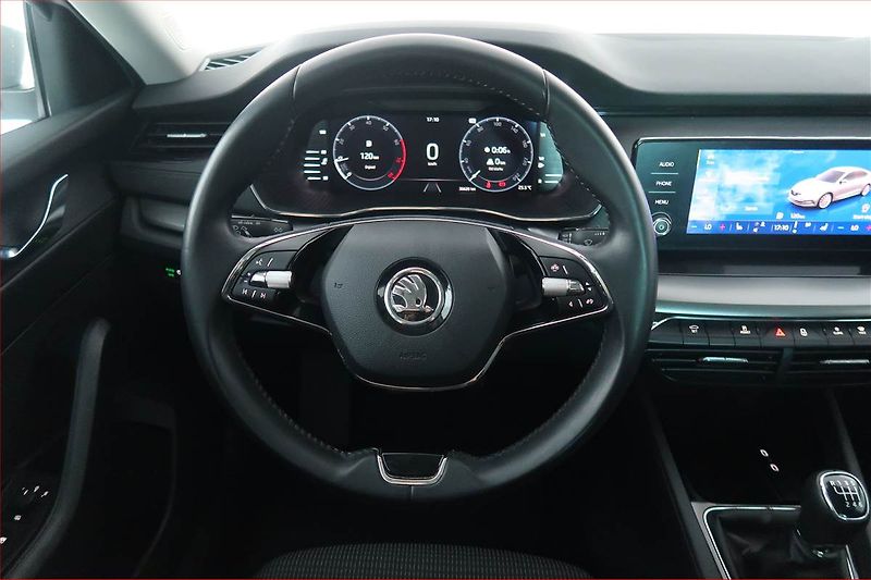 Škoda Octavia (2021) Ambition Plus 1.5 TSI - fotka 15 z 17