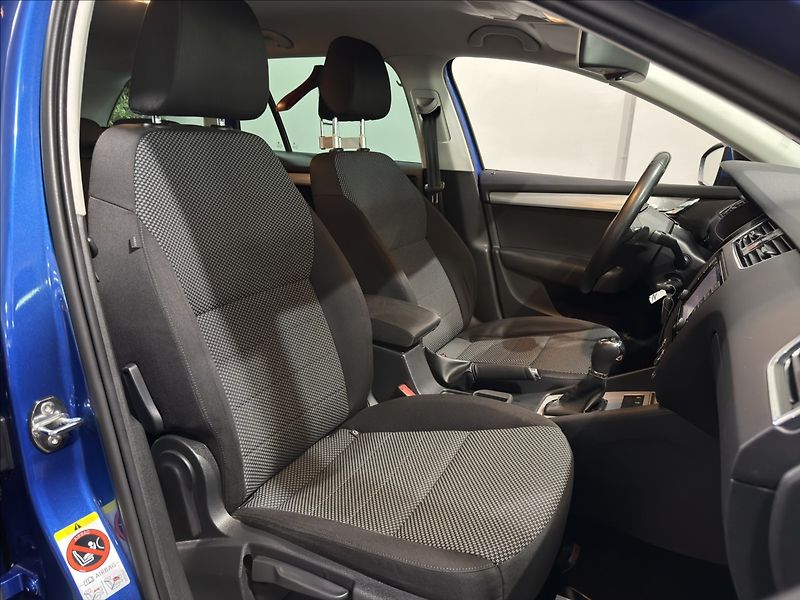 Škoda Octavia 1,8   TSI DSG EA888 ELEGANCE - fotka 29 z 38