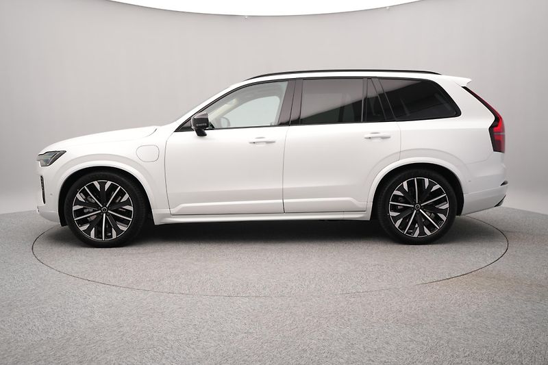 Volvo XC90 (2026) T8 AWD RECHARGE ULTRA DARK 7m - fotka 9 z 30