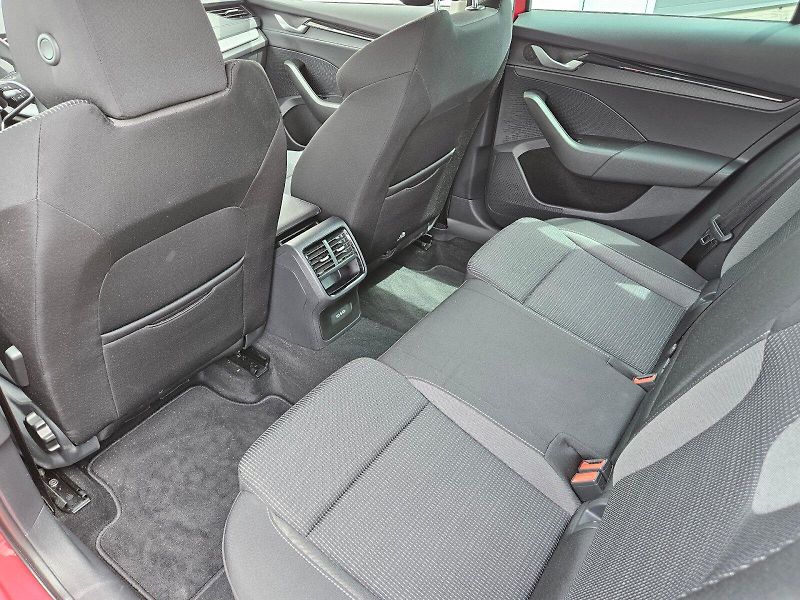 Škoda Octavia (2025) COMBI SELECTION 1,5 TSI 85 KW - fotka 14 z 28