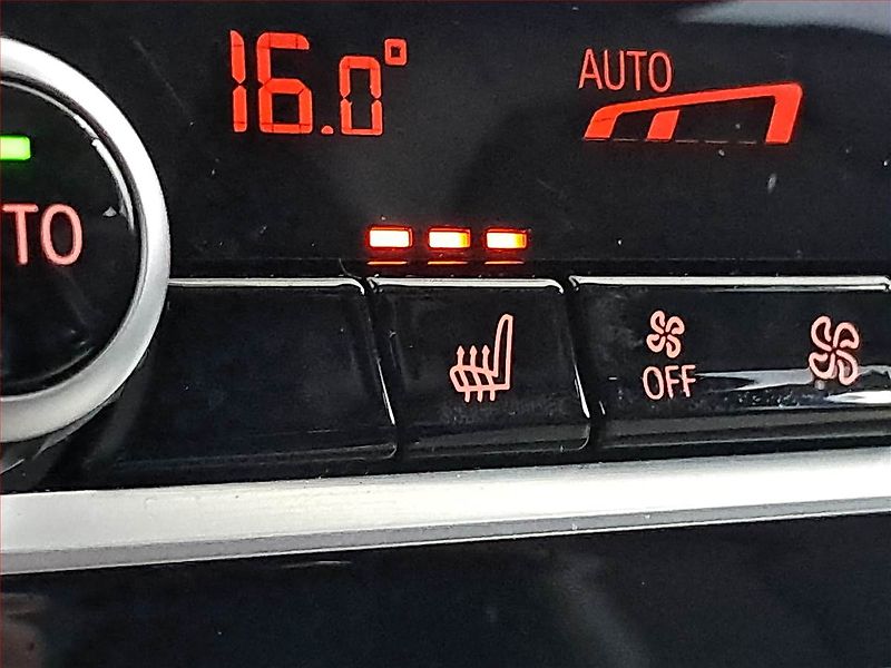 BMW Řada 5 (2017) 520d, Automat, Kůže, Navi - fotka 23 z 26
