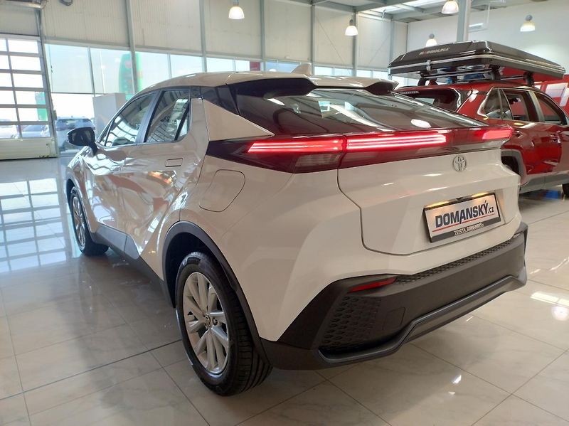 Toyota C-HR (2026) 1.8 FHEV COMFORT - 0% úrok - fotka 3 z 14