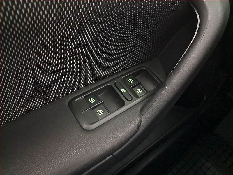 Škoda Yeti (2010) 1.4 TSI, Serv.kniha, Tempomat - fotka 15 z 19
