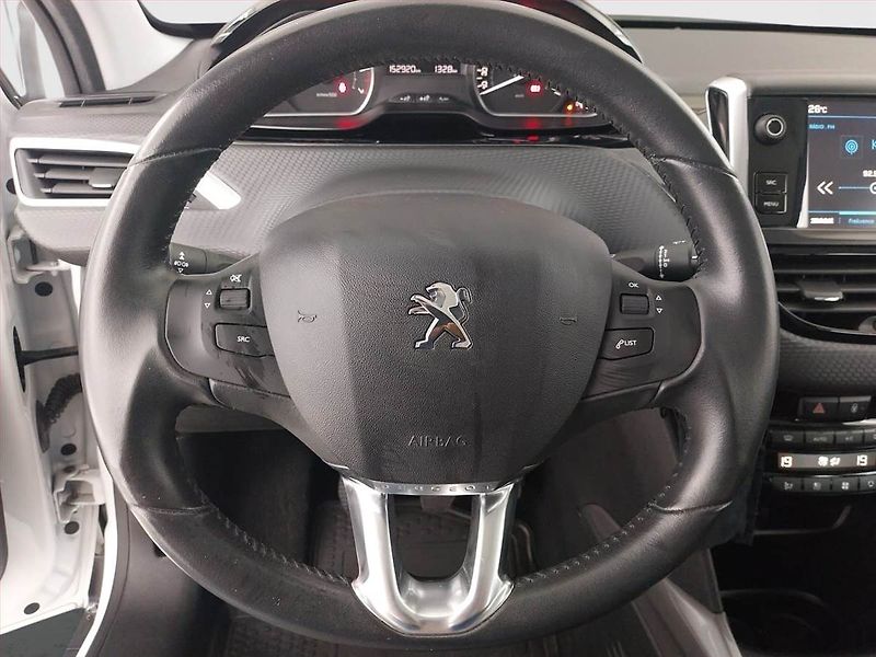 Peugeot 2008 (2017) Active 1.2 PureTech, Tempomat - fotka 15 z 17