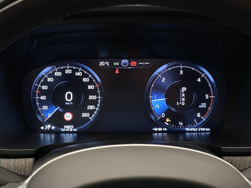 Volvo V90 CC D5 AWD MOMENTUM POLESTAR  - fotka 26 z 46