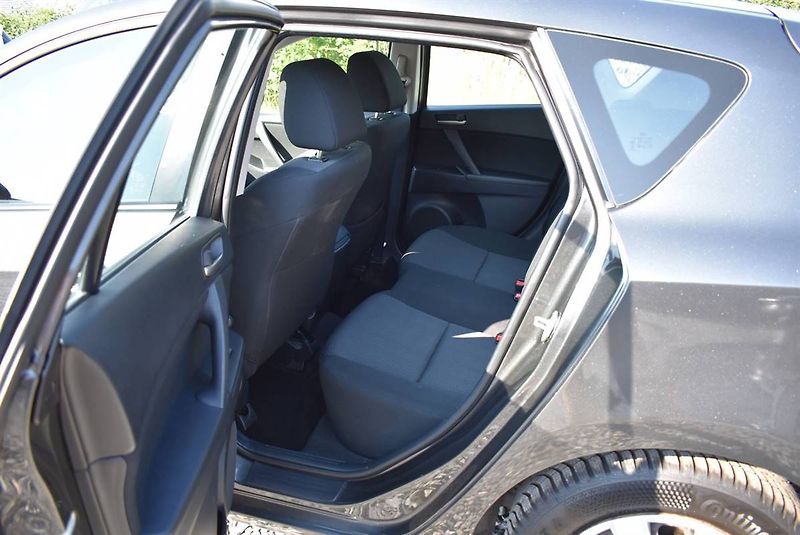 Mazda 3 1,6 16V SPORT,1.M,TOP VÝBAVA - fotka 16 z 18