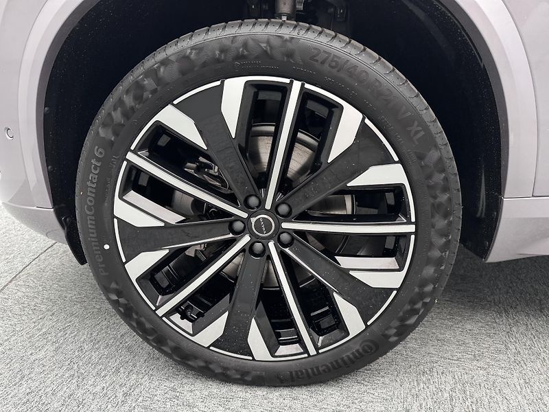 Volvo XC90 (2026) B5 AWD AUT DARK PLUS 7-míst - fotka 21 z 25