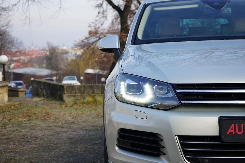 Volkswagen Touareg 180kW Pano 360 Matrix AdTempom - fotka 3 z 33