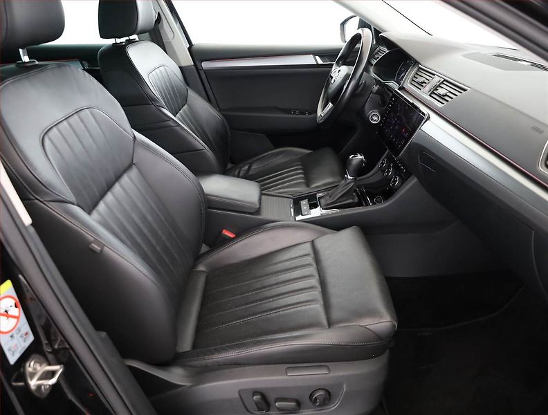 Škoda Superb (2018) Style 2.0 TDI, Automat - fotka 7 z 17