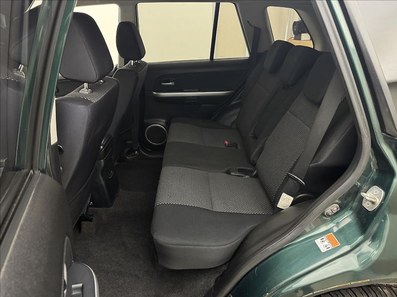 Suzuki Grand Vitara 1,9 4X4 TAŽNÉ CZ VELKÝ SERVIS - fotka 23 z 26
