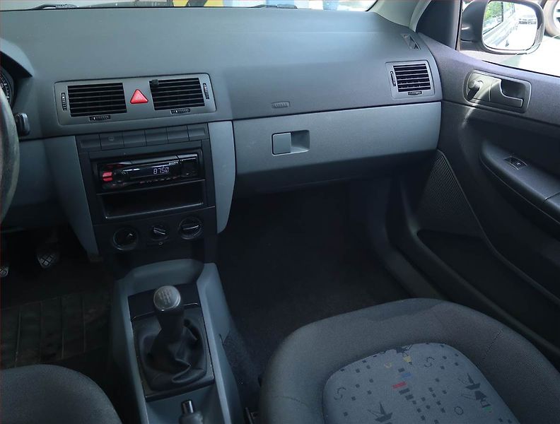 Škoda Fabia (2003) 1.2 12V, nová STK - fotka 8 z 14