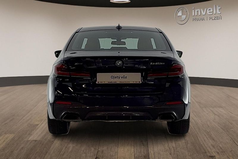 BMW Řada 5 545e xDrive - fotka 4 z 14
