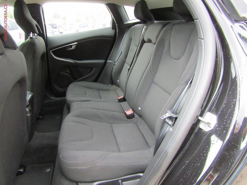Volvo V40 (2016) 2.0D, AC, temp - fotka 10 z 17