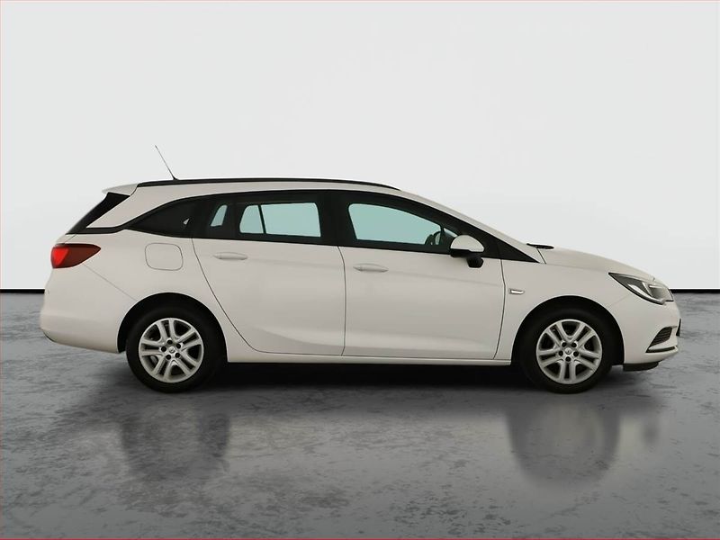 Opel Astra (2019) 1.4 T, Tempomat, Park. senzory - fotka 6 z 12