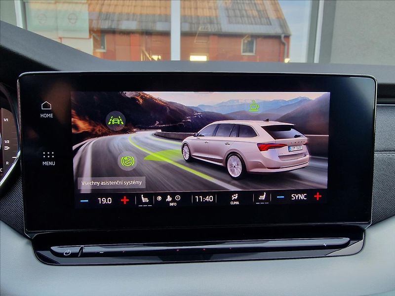 Škoda Octavia 2.0TDI Style, původ ČR,1.Maj. - fotka 26 z 50