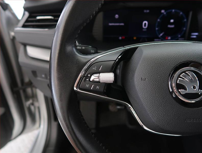 Škoda Octavia (2023) Ambition 2.0 TDI, ČR,1.maj - fotka 19 z 24