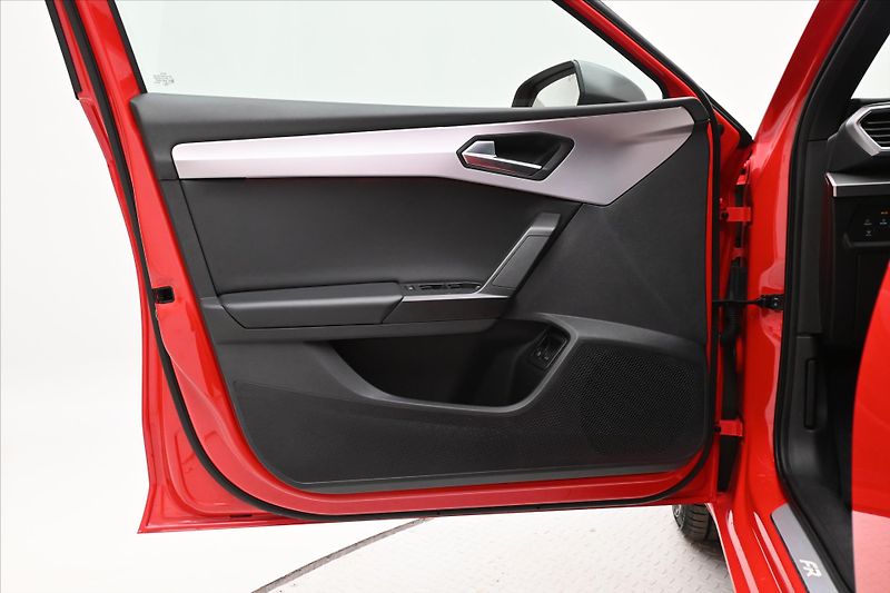 Seat Leon 1,4 FR TSI 150 kW e-Hybrid Zár - fotka 23 z 30