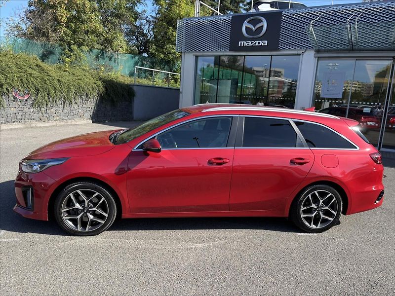 Kia Ceed 1,5 TGDi GT Line 1.ČR TAŽNÉ - fotka 2 z 47