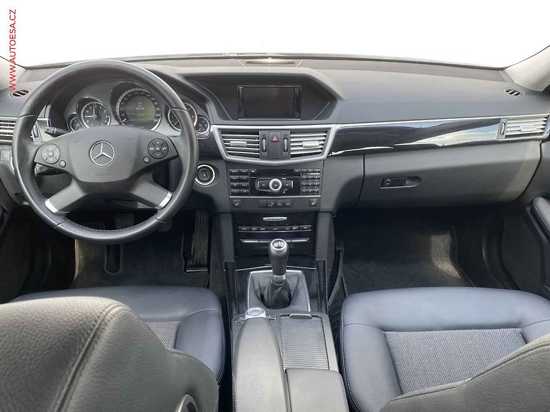 Mercedes-Benz Třídy E (2011) 2.2 CDi E200, Avantgarde - fotka 8 z 18