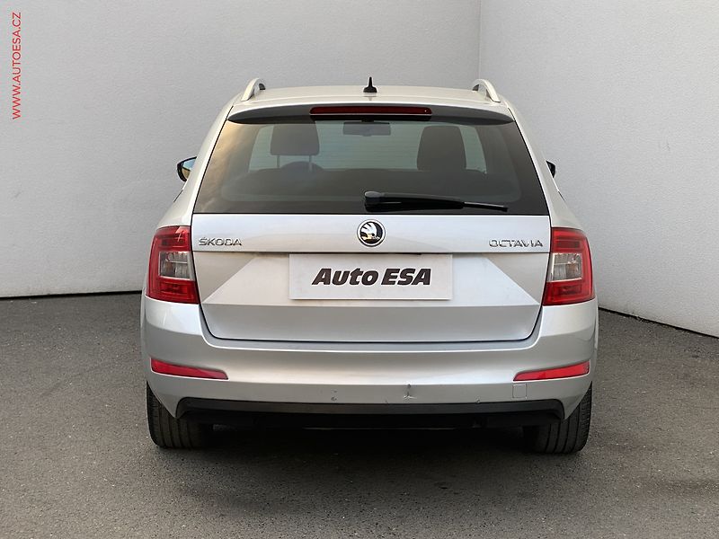 Škoda Octavia (2015) 1.6 TDI, ČR, AC, výhřev sed. - fotka 5 z 17