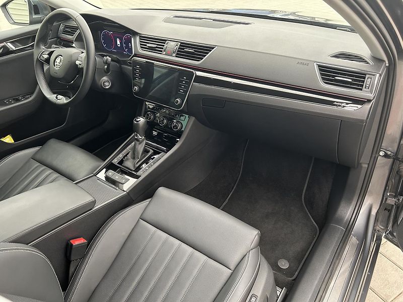 Škoda Superb 2.0 TDI L & K - fotka 34 z 35