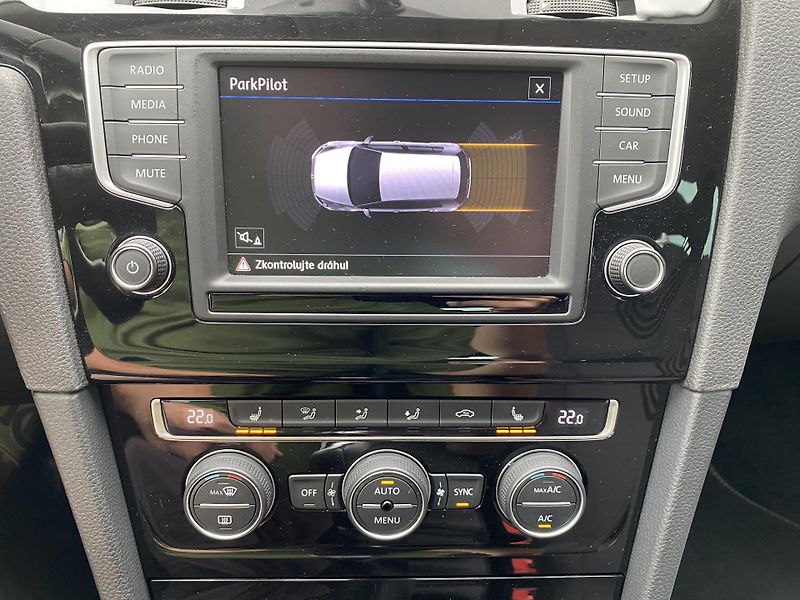 Volkswagen Golf 1.2 TSI 81kW -ALLSTAR-PDC-ALU - fotka 26 z 43