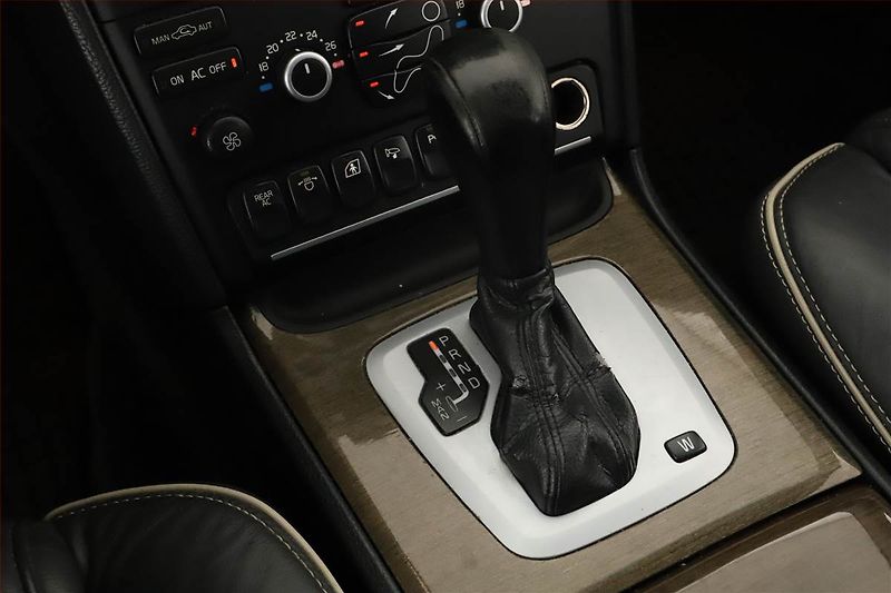 Volvo XC90 (2010) D5, 4X4, Automat, 7 míst - fotka 12 z 19
