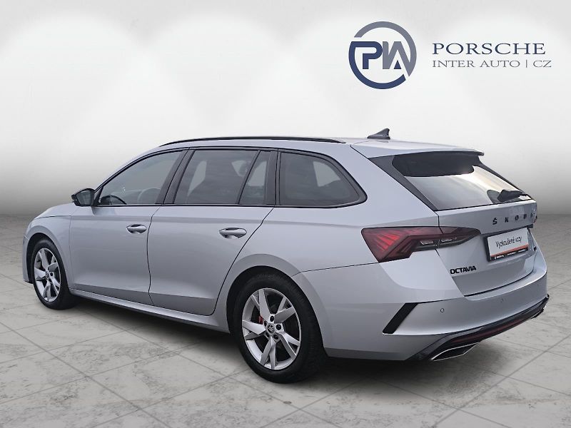 Škoda Octavia RS 2.0 TDI DSG - fotka 9 z 22