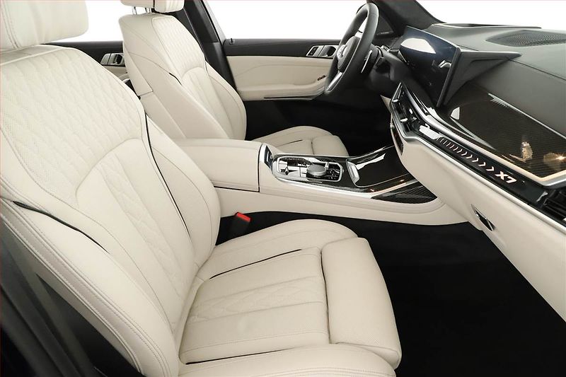 BMW X7 (2025) xDrive40d - fotka 7 z 29