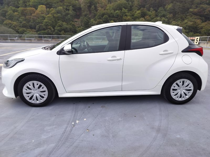 Toyota Yaris 1.5 hybrid - fotka 4 z 26