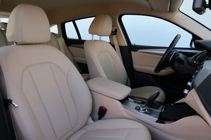BMW X4 xDrive20d - fotka 11 z 17