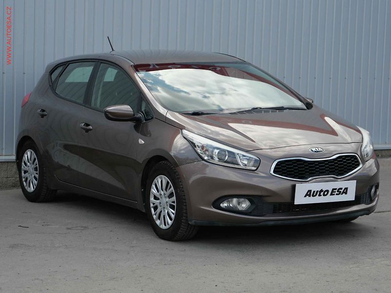 Kia Ceed (2012) 1.4i, ČR, AC, tempo - fotografie inzerátu