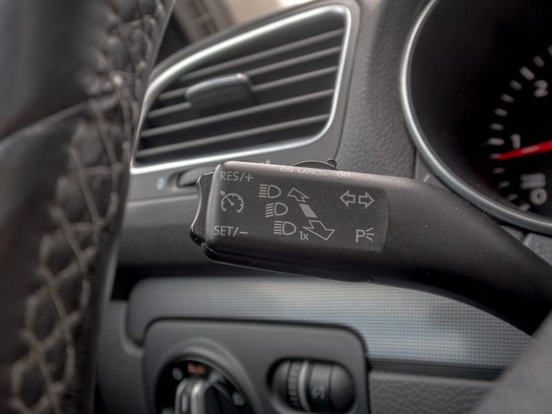 Volkswagen Golf (2012) 2.0TDI 103KW - 2x KOLA - fotka 18 z 49